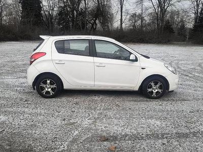 Biały Używany 2009 Hyundai i20 Hatchback | 10 900 zł (Uczciwa cena)