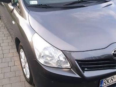 Grafitowy Używany 2011 Toyota Verso Minivan | 34 000 zł