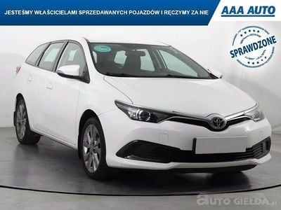 Używany Toyota Auris 132 KM (97 kW) 2018 Biały