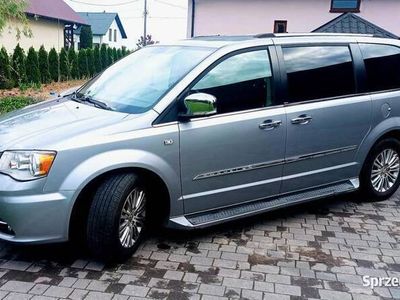 Chrysler Town & Country