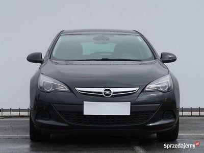 Używany Opel Astra 2015 Czarny Coupe