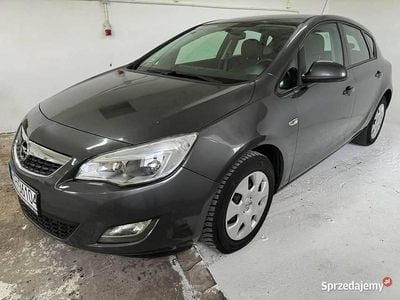 Używany Opel Astra 2010 Szary Hatchback
