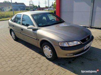 używany Opel Vectra 1.8 benzyna 115KM 1997 salon Polska 1 właściciel