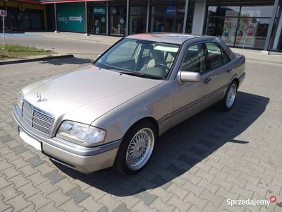 Mercedes C180