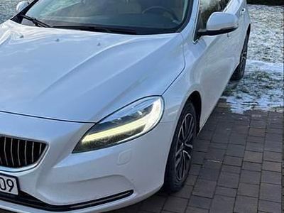 Używany Volvo V40 Inscription 2017 Biały Hatchback