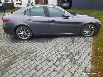 Używany Alfa Romeo Giulia 280 KM (205 kW) 2017 Szary Sedan/Limuzyna