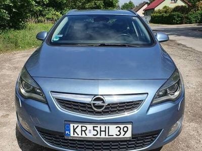 Używany Opel Astra 140 KM (102 kW) 2010 Niebieski Kombi