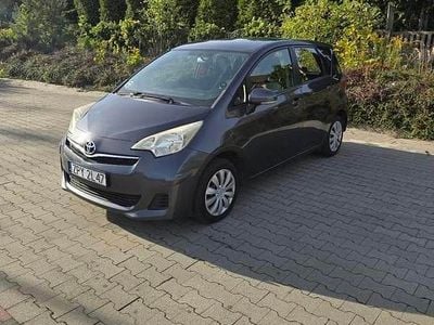 Szary Używany 2011 Toyota Verso-S Minivan | 19 500 zł