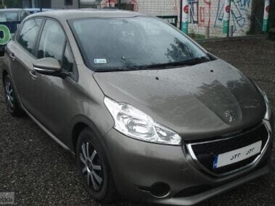 Inny kolor Używany 2014 Peugeot 208 Hatchback | 31 800 zł (Drogi)