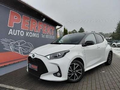 Używany Toyota Yaris Hybrid 92 KM (67 kW) 2022 Inny kolor Sedan/Limuzyna