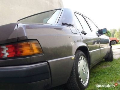 Używany Mercedes 190 1990 Sedan/Limuzyna