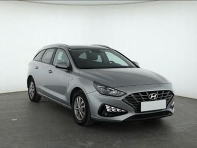 Używany Hyundai i30 120 KM (88 kW) 2022 Srebrny Kombi