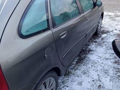 Brązowy Używany 2007 Citroën Xsara Picasso Minivan | 3200 zł (Uczciwa cena)