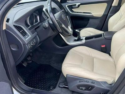 Szary Używany 2017 Volvo XC60 SUV | 89 900 zł (Uczciwa cena)