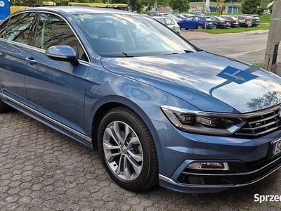 Niebieski Używany 2018 VW Passat R-line Sedan/Limuzyna | 64 900 zł (Uczciwa cena)