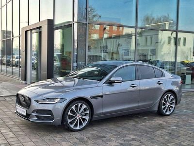Używany Jaguar XE SE 204 KM (150 kW) 2022 Szary (metalik) Sedan/Limuzyna