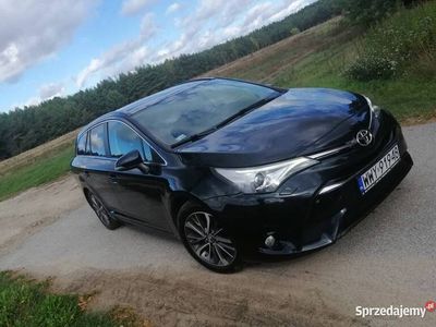 używany Toyota Avensis 
