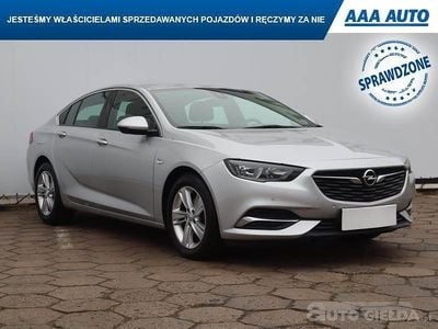 Używany Opel Insignia 165 KM (121 kW) 2020 Srebrny