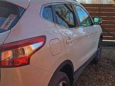 Biały Używany 2017 Nissan Qashqai SUV | 50 000 zł (Uczciwa cena)