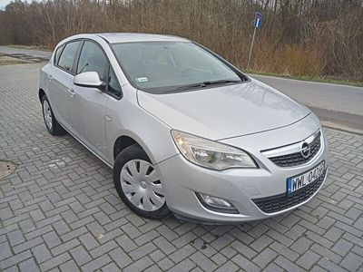 używany Opel Astra 1.6dm 115KM 2012r. 239 876km