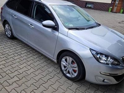 Używany Peugeot 308 SW 100 KM (73 kW) 2016 Srebrny Kombi
