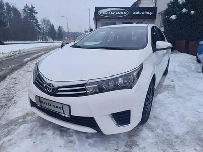 Używany Toyota Corolla 99 KM (72 kW) 2014 Biały Sedan/Limuzyna