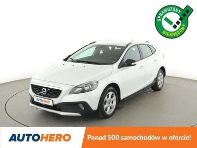 Biały Używany 2016 Volvo V40 SUV | 51 200 zł (Uczciwa cena)