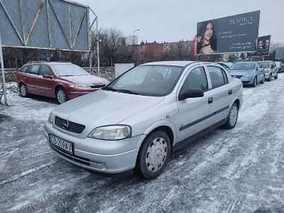 Używany Opel Astra 101 KM (74 kW) 2009 Inny kolor Sedan/Limuzyna