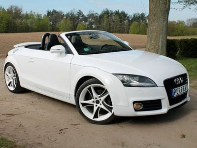 Używany Audi TT 211 KM (155 kW) 2010 Biały (metalik) Kabriolet