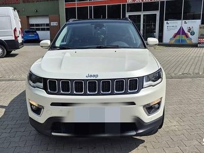 Używany Jeep Compass 120 KM (88 kW) 2018 Beżowy SUV