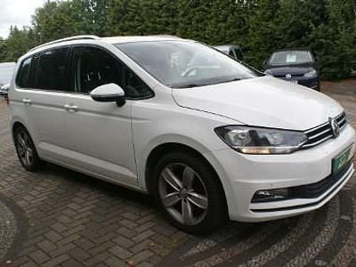 Biały Używany 2015 VW Touran Minivan | 34 900 zł (Uczciwa cena)