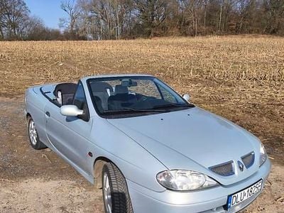 Używany Renault Mégane Cabriolet 2001 Srebrny Kabriolet
