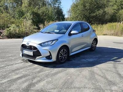 Srebrny Używany 2023 Toyota Yaris Comfort Hatchback | 66 600 zł (Dość drogi)