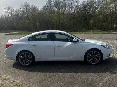 Używany Opel Insignia 2009 Biały Sedan/Limuzyna