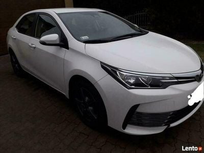 Używany Toyota Corolla 90 KM (66 kW) 2017 Biały Sedan/Limuzyna