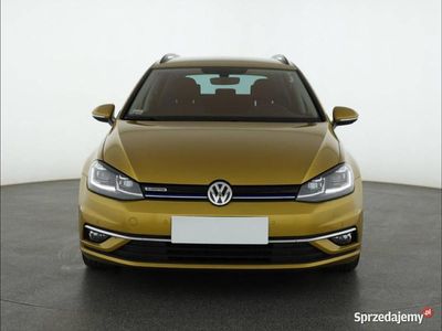 Złoty Używany 2018 VW Golf VII Kombi | 57 999 zł (Uczciwa cena)