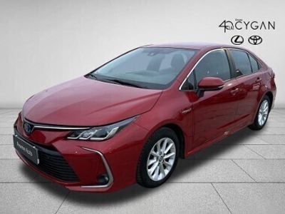 Używany Toyota Corolla Comfort 122 KM (89 kW) 2021 Czerwony Sedan/Limuzyna