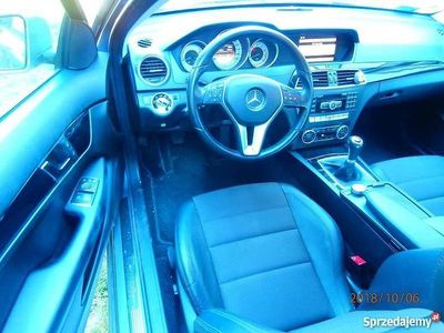 Szary Używany 2011 Mercedes C180 Coupe | 50 900 zł
