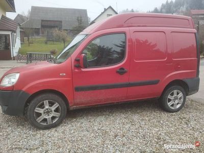 Czerwony Używany 2009 Fiat Doblò Minivan | 4999 zł