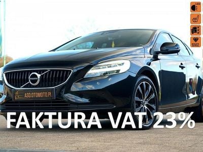 Używany Volvo V40 150 KM (110 kW) 2020 Czarny (metalik, perła) Kombi