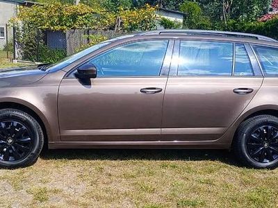 Brązowy Używany 2019 Skoda Octavia Kombi | 37 899 zł (Uczciwa cena)