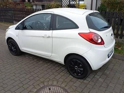 Biały Używany 2009 Ford Ka Hatchback | 7400 zł (Dość drogi)