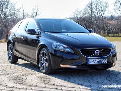 Używany Volvo V40 2015 Czarny Hatchback