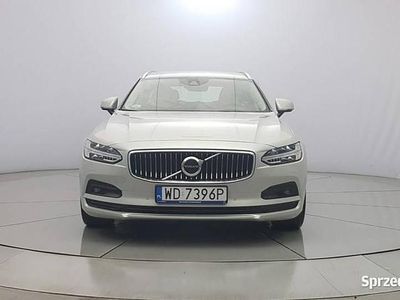 Beżowy Używany 2021 Volvo V90 Momentum Kombi | 133 800 zł (Dość drogi)