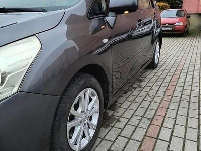 Czarny Używany 2011 Toyota Verso Minivan | 21 000 zł (Uczciwa cena)