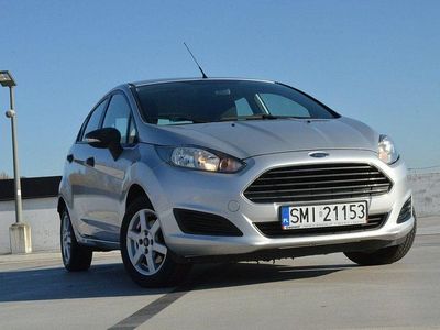 Srebrny Używany 2013 Ford Fiesta Minivan | 15 900 zł