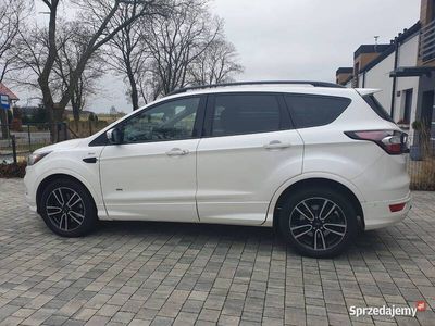 używany Ford Kuga 4/4 AwD ST-line