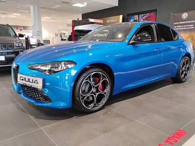 Nowe Alfa Romeo Giulia Veloce 280 KM (205 kW) 2025 Lakier metalizowany niebieski  misano blue Sedan/Limuzyna