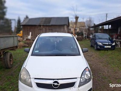 Biały Używany 2006 Opel Zafira Minivan | 1500 zł