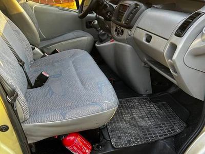 Złoty Używany 2005 Renault Trafic Minivan | 16 800 zł (Drogi)